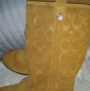 Coach Camel Color Boots Wms Sz 7.5